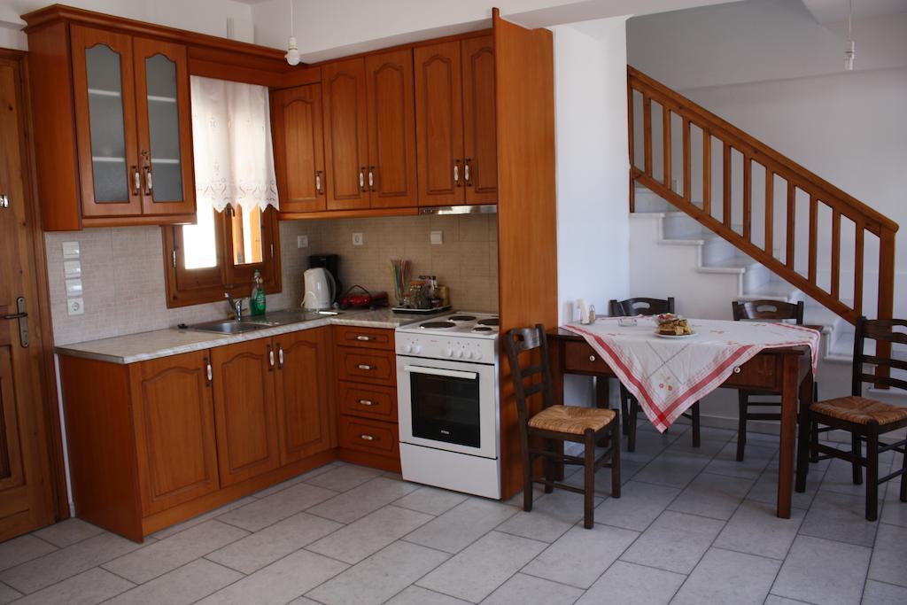 Matina - Stavros Traditional Houses Koronos Стая снимка