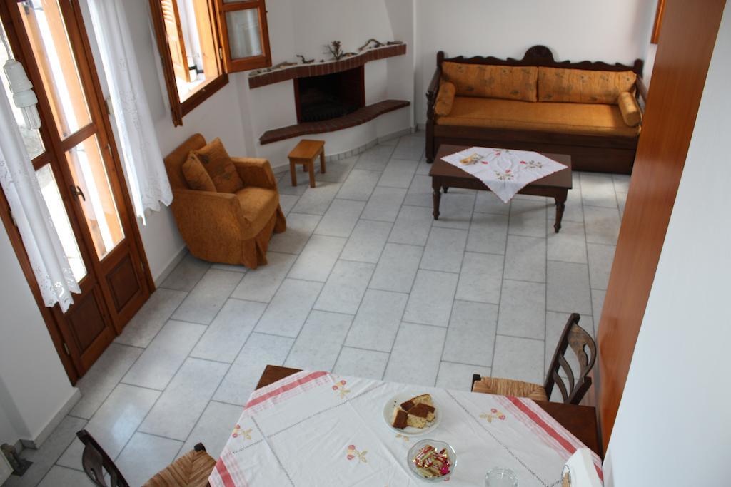 Matina - Stavros Traditional Houses Koronos Стая снимка