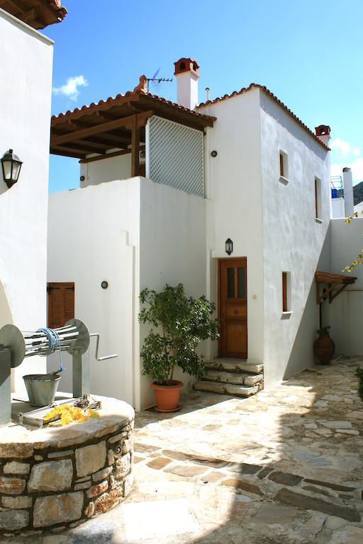 Matina - Stavros Traditional Houses Koronos Стая снимка