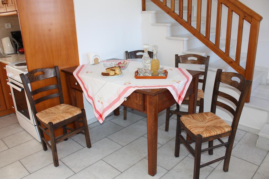 Matina - Stavros Traditional Houses Koronos Екстериор снимка