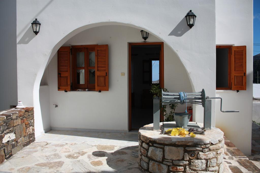 Matina - Stavros Traditional Houses Koronos Екстериор снимка